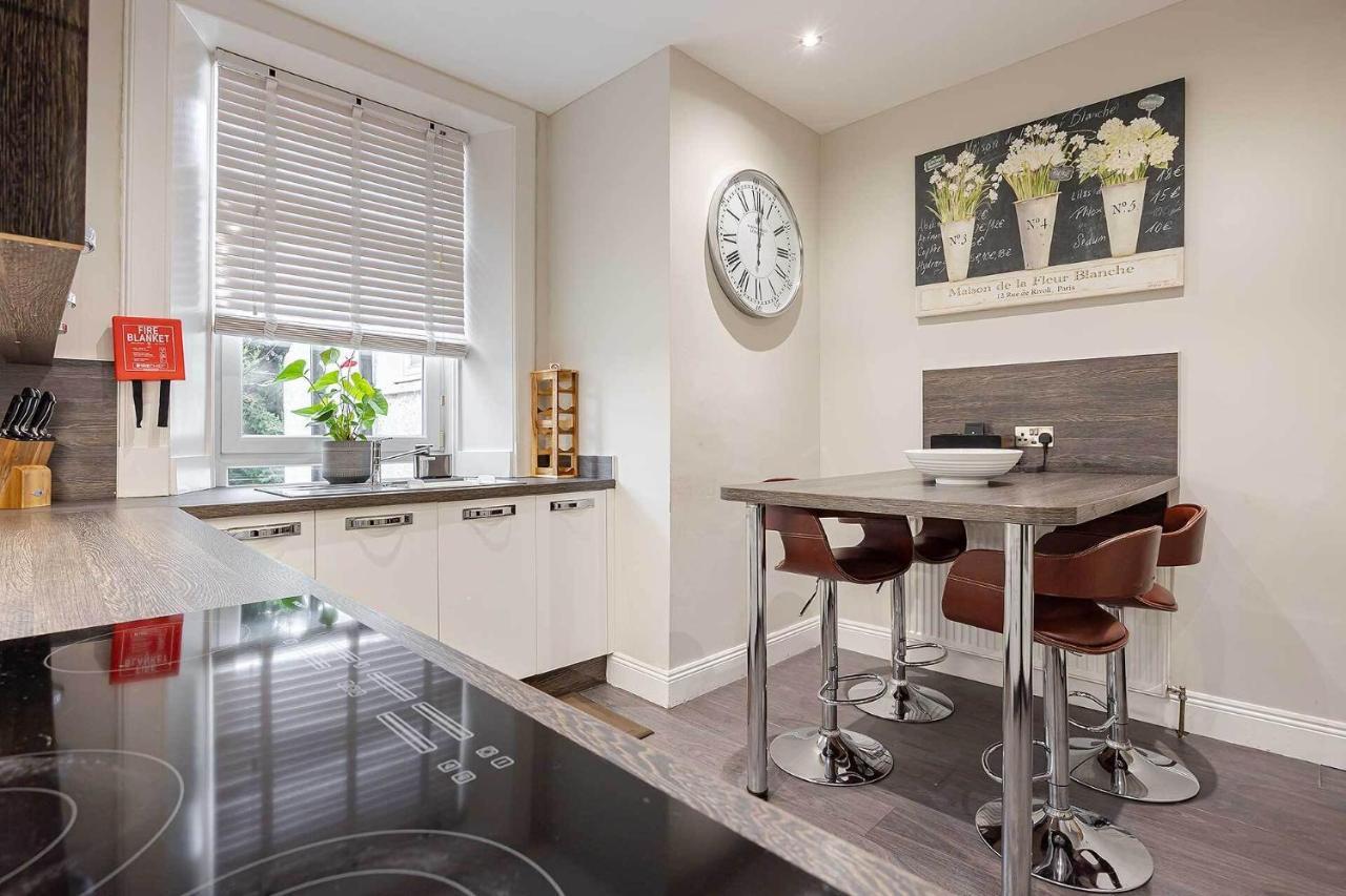 Carmel Apartments フォルカーク 部屋 写真
