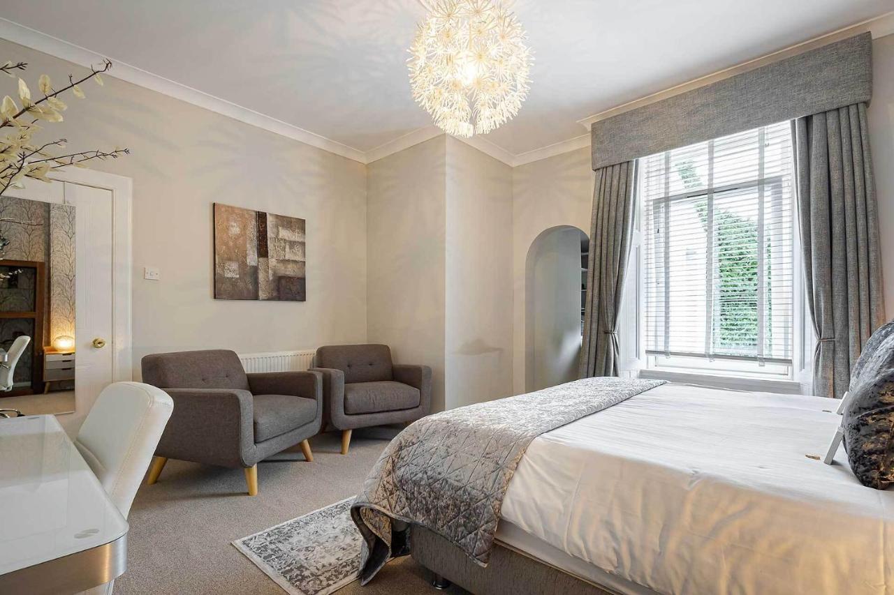 Carmel Apartments フォルカーク 部屋 写真