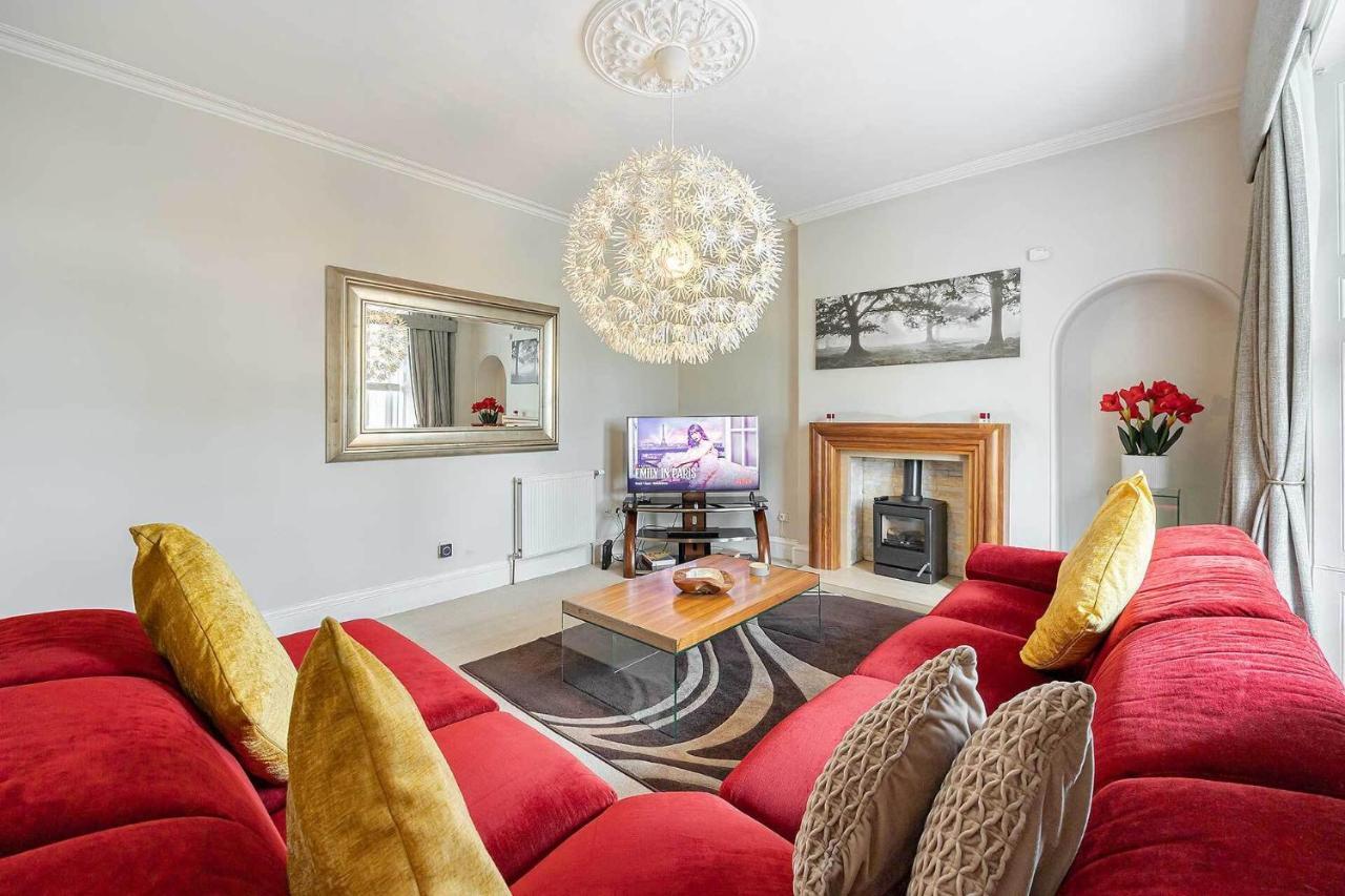 Carmel Apartments フォルカーク 部屋 写真