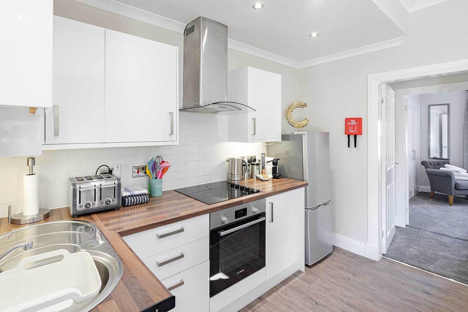 Carmel Apartments フォルカーク 部屋 写真