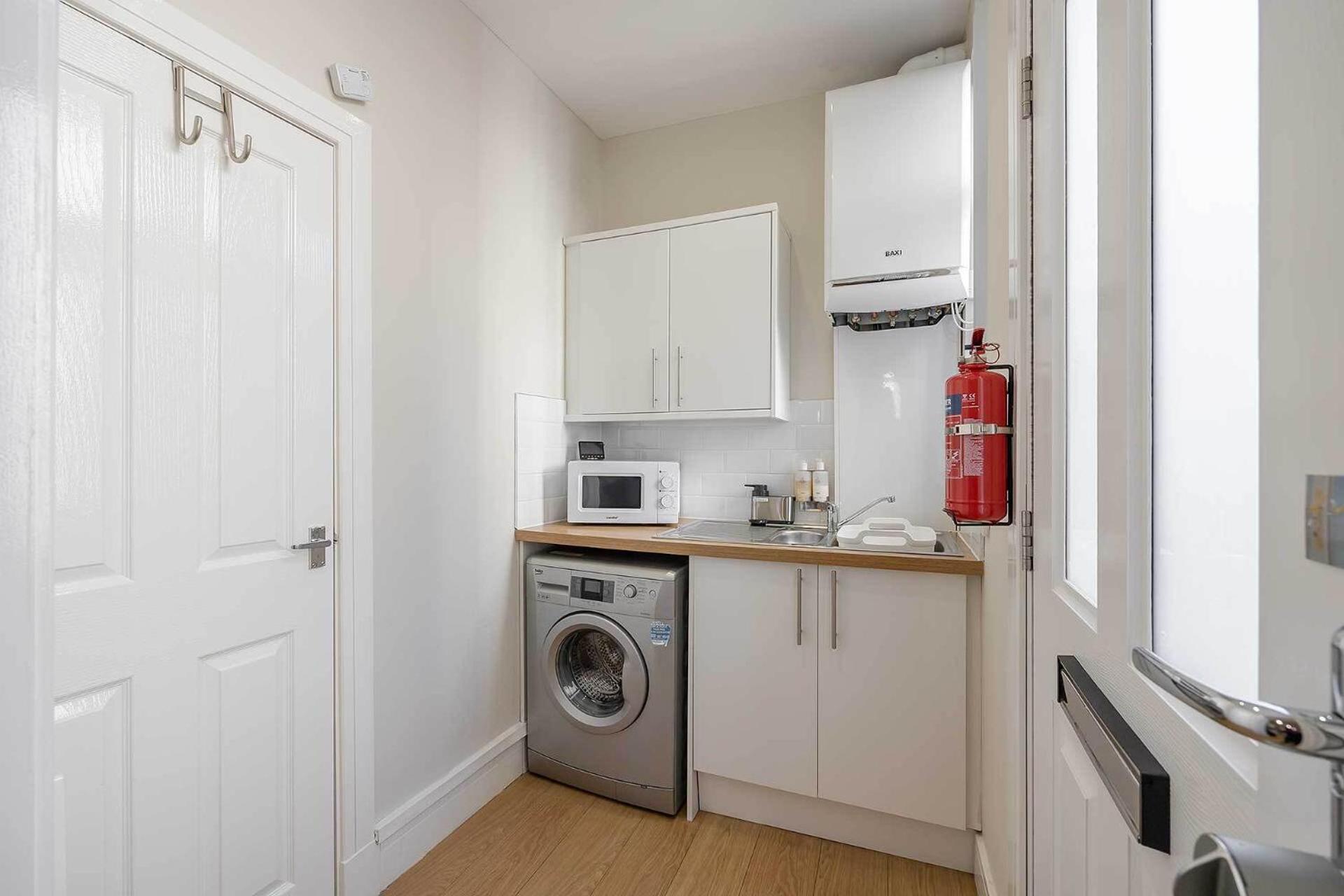 Carmel Apartments フォルカーク エクステリア 写真