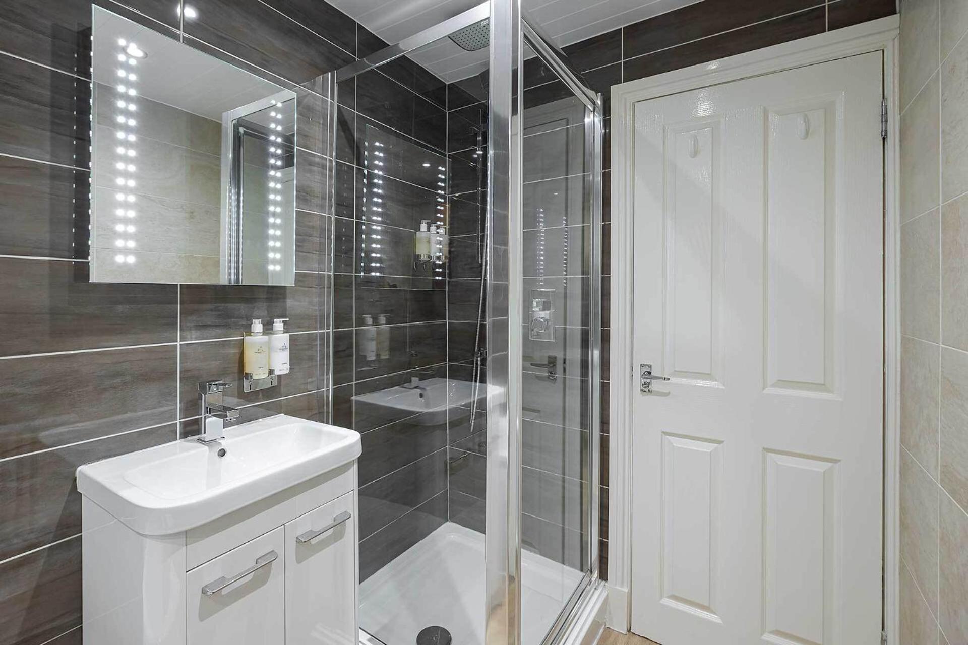 Carmel Apartments フォルカーク 部屋 写真